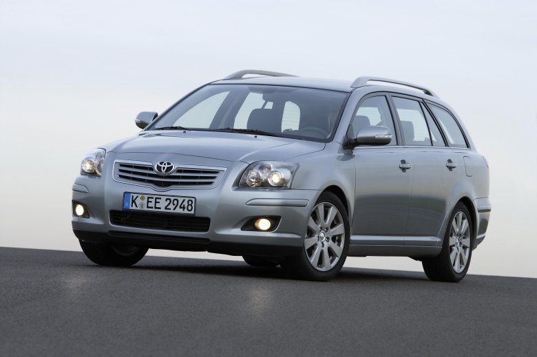 Toyota avensis 2007 универсал