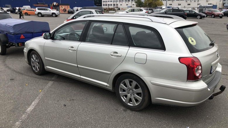 Toyota avensis 2008 универсал