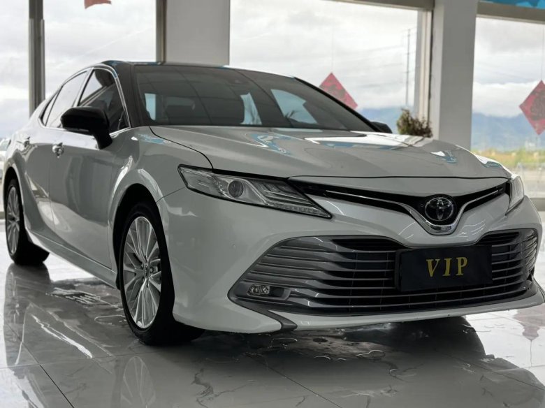 Тойота camry 2022