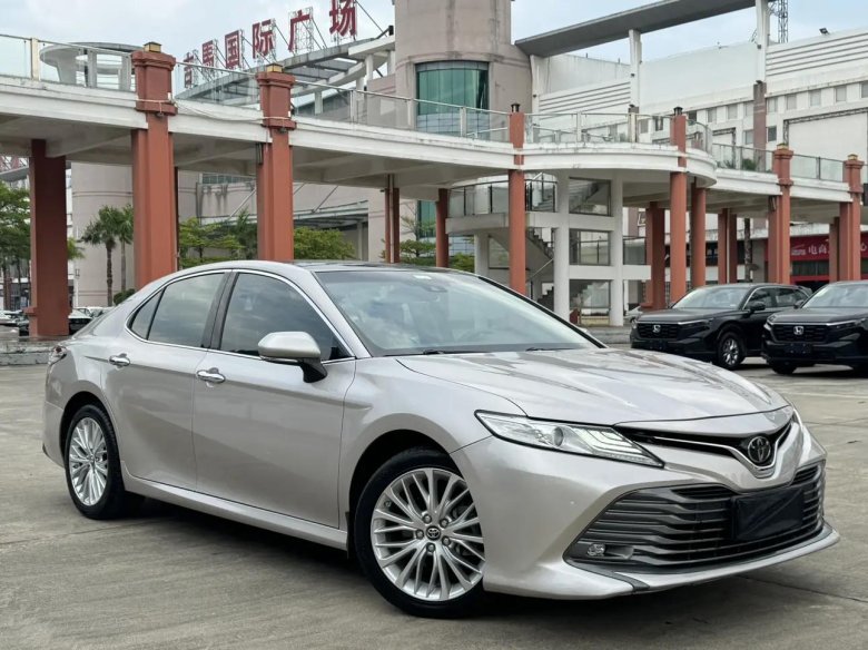 Toyota camry xv70 2017