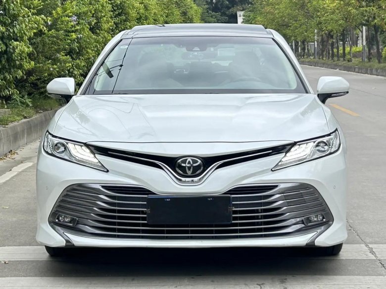 Новая toyota camry 2023
