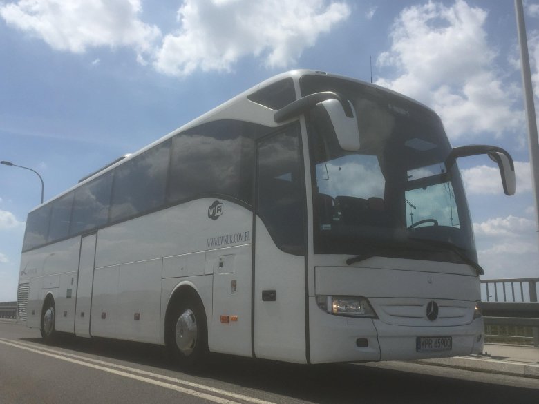 Мерседес туризмо 0350