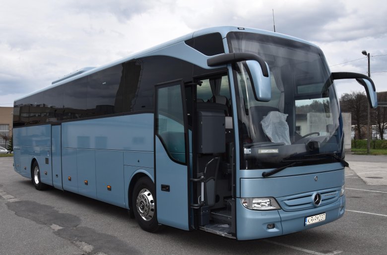 Туристический автобус mercedes-benz tourismo