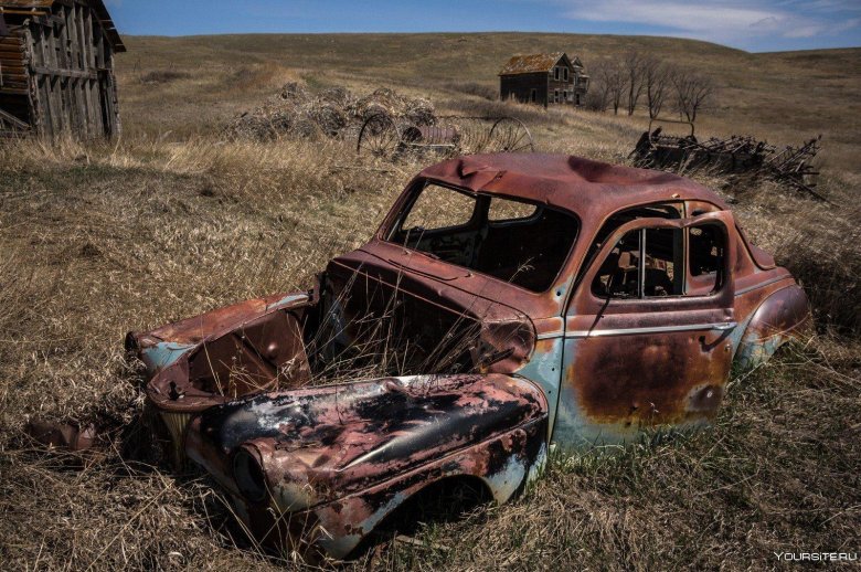 Старая ржавая машина