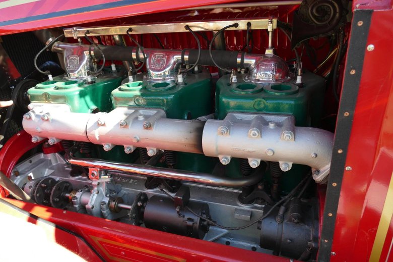 Двигатель газ