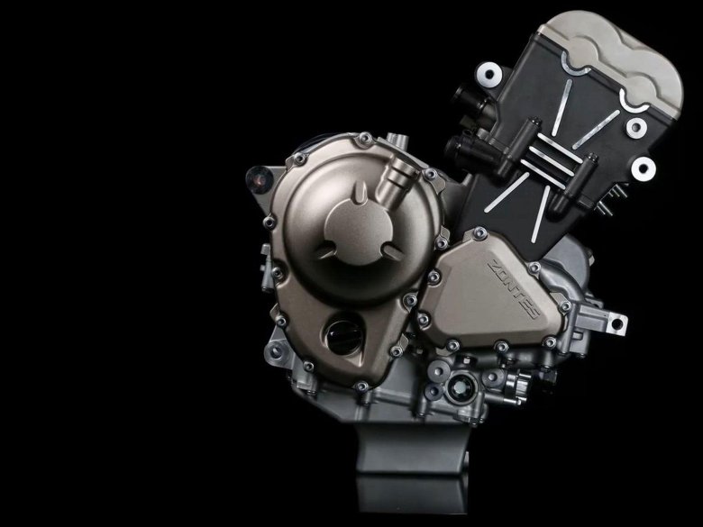 Трехцилиндровый мотоцикл