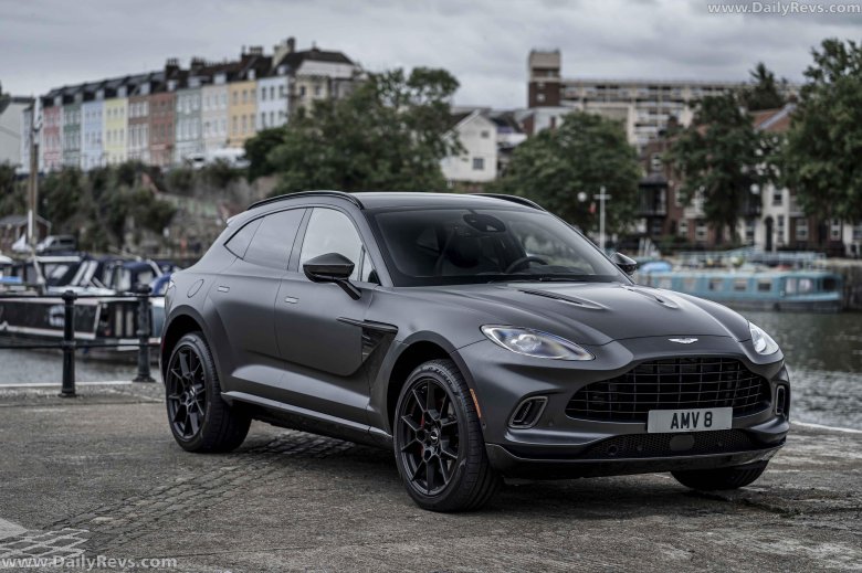 Астон мартин кроссовер dbx 2022