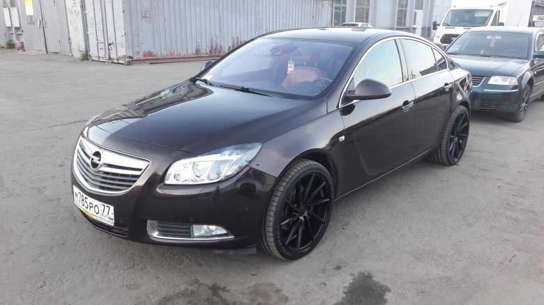 Опель инсигния черная