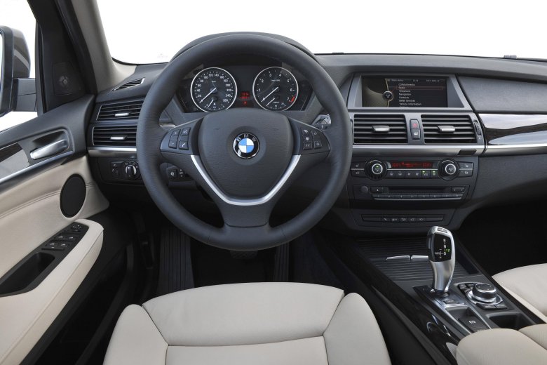 Bmw x5 2011 салон