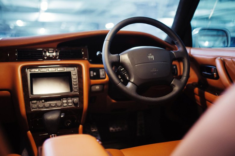 Toyota crown s150 салон