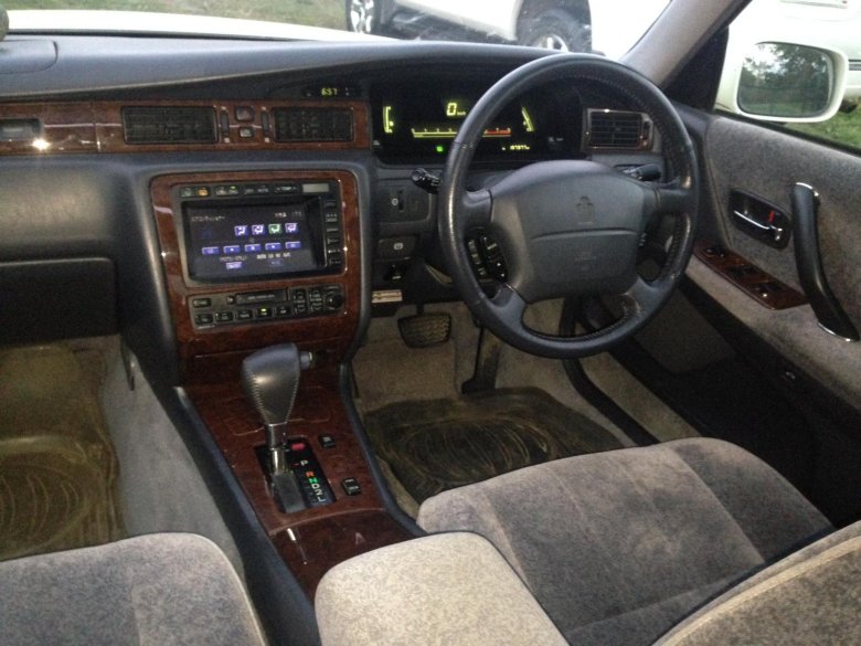 Toyota crown 140 1995 салон