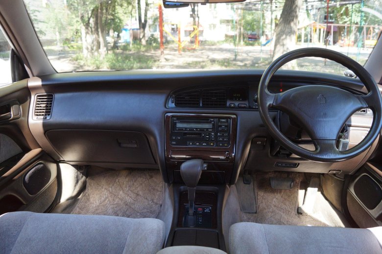 Toyota crown 1993 салон