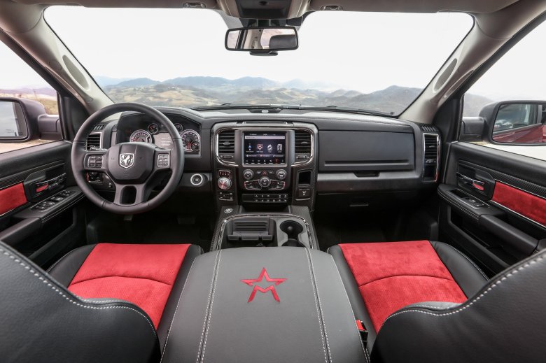 Салон додж рам