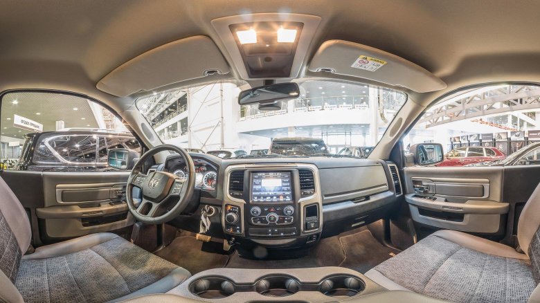 Dodge ram 3500 салон