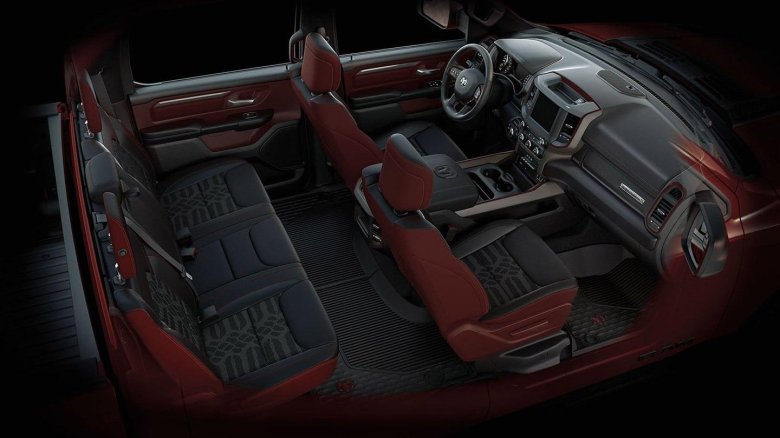 Dodge ram 1500 салон