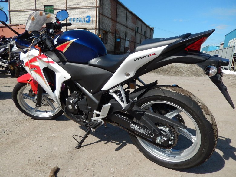 Хонда 250 кубов