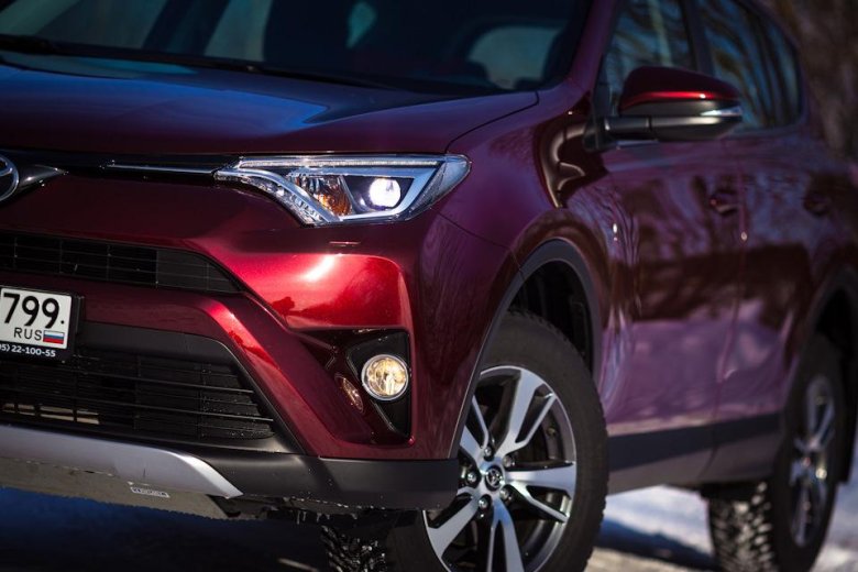 Toyota rav4 бордовый