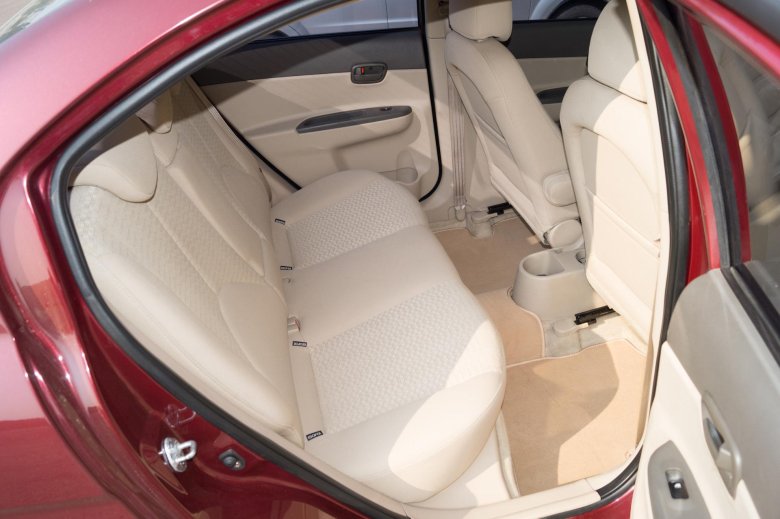 Hyundai accent 2010 беж