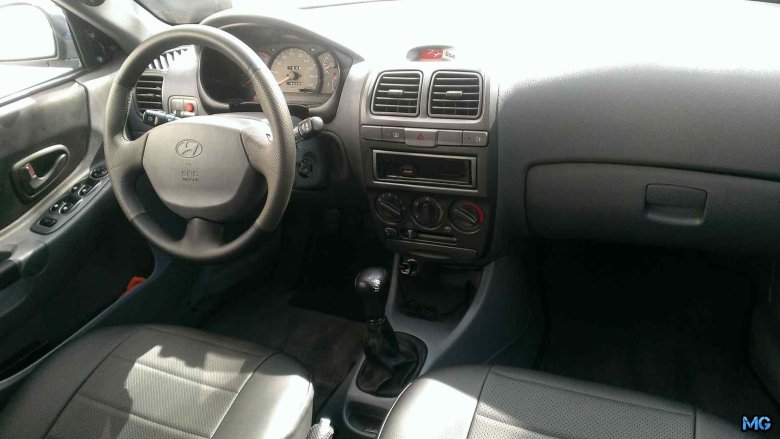 Хендай акцент 2008 салон