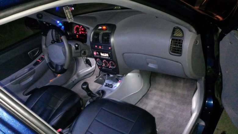 Hyundai accent 2008 interior