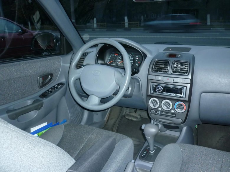 Hyundai accent 2007 салон