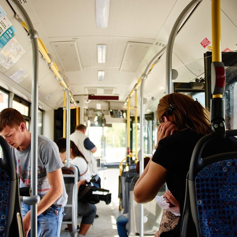 Автобус с людьми