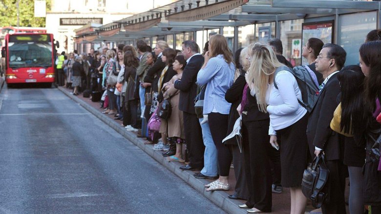 Очередь на остановке