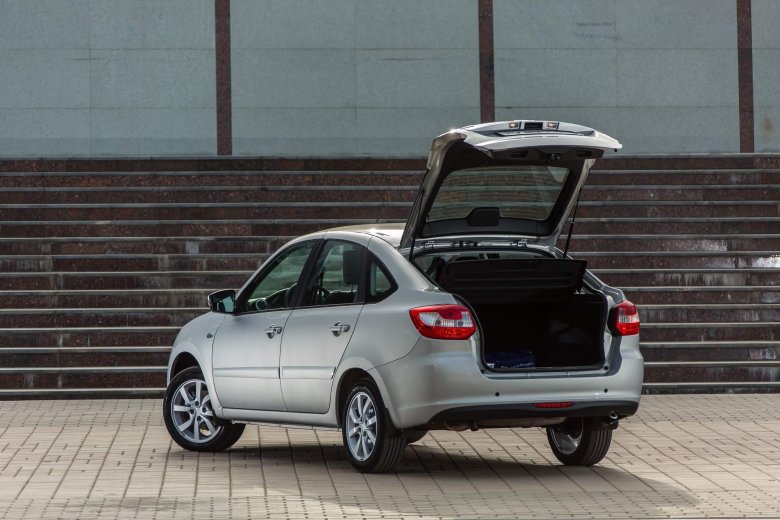 Lada granta liftback