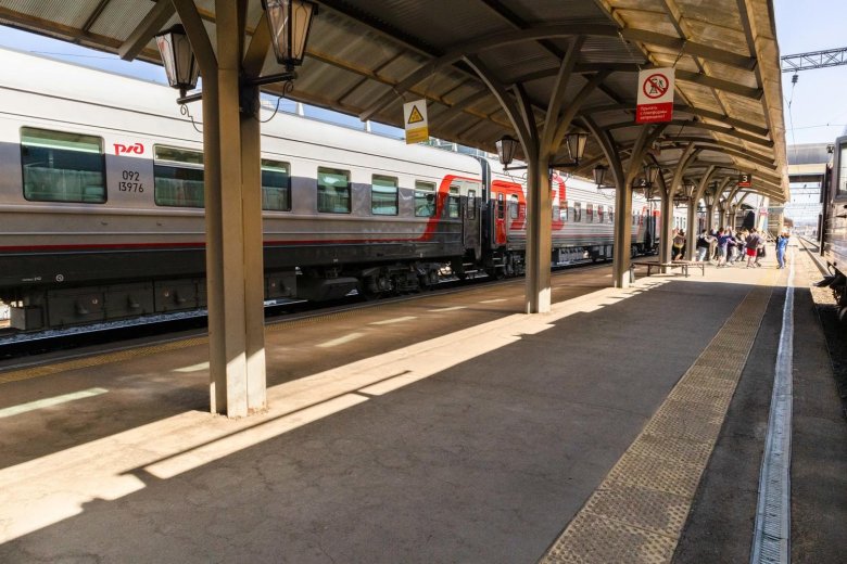 Поезда на вокзале