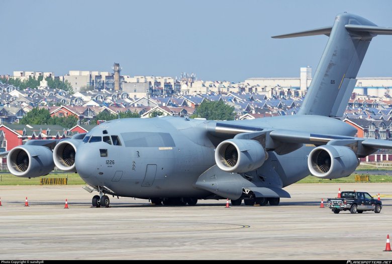 Boeing c-17 globemaster iii