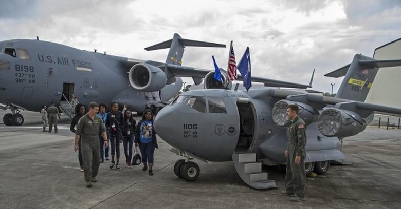 Самолет американский