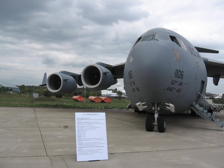 Boeing c-17 globemaster iii