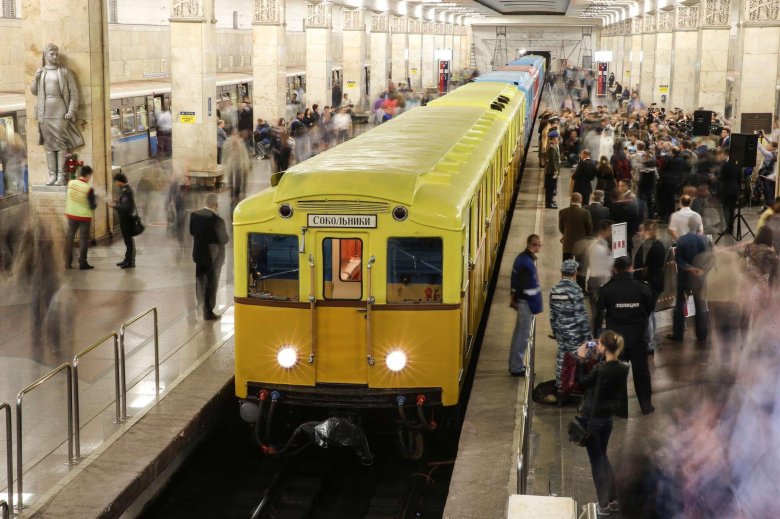 Поезда метро москва