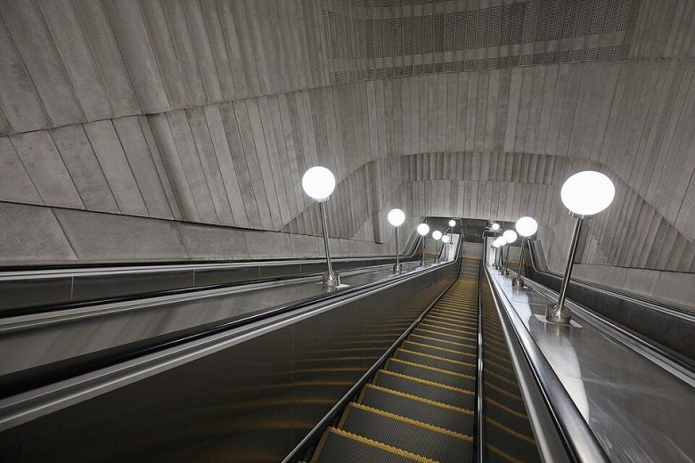 Тверская станция метро эскалатор