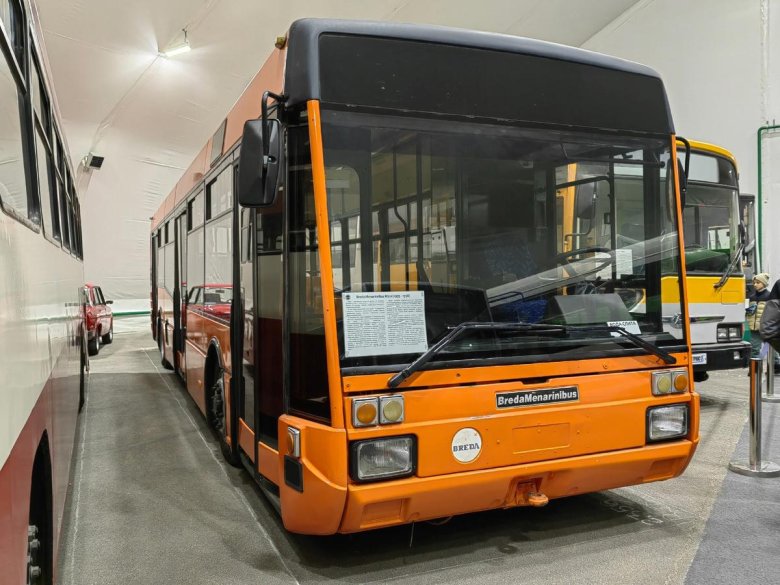 Bredamenarinibus m221