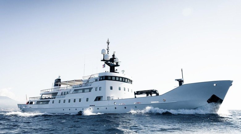 Военно морской корабль