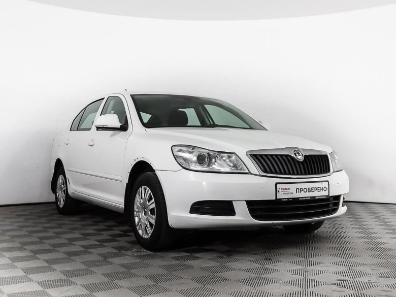 Белый шкода октавия