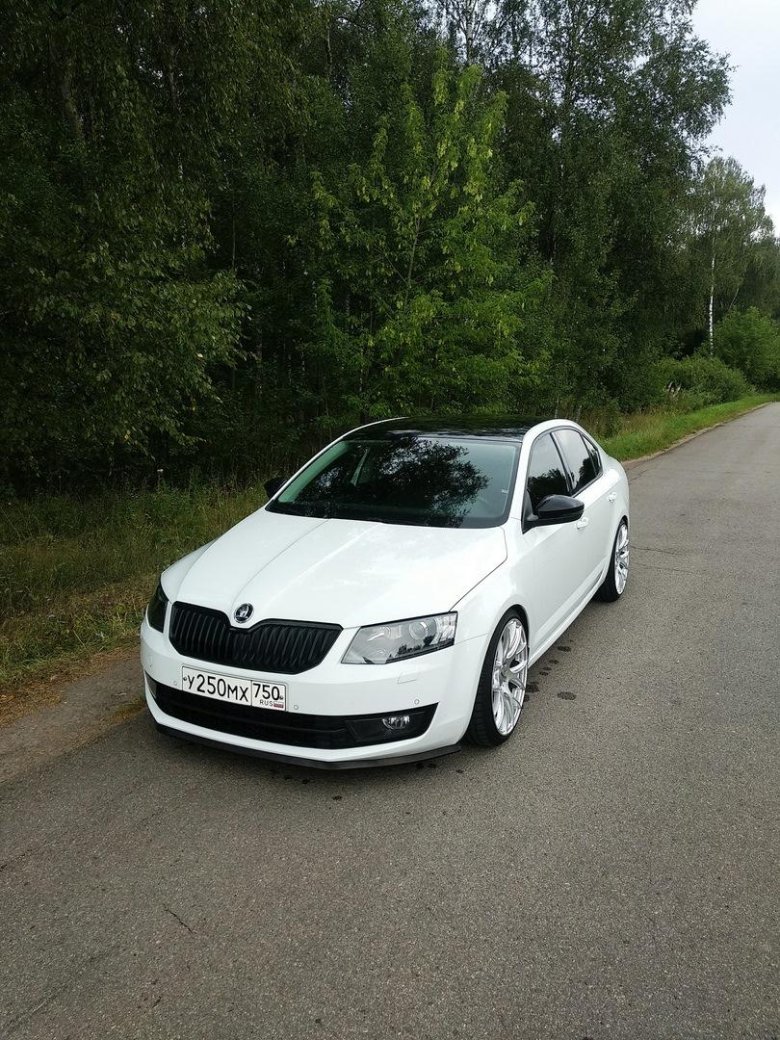 Skoda octavia a7 rs белая