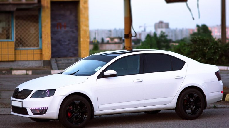 Шкода октавия а7 на черных дисках