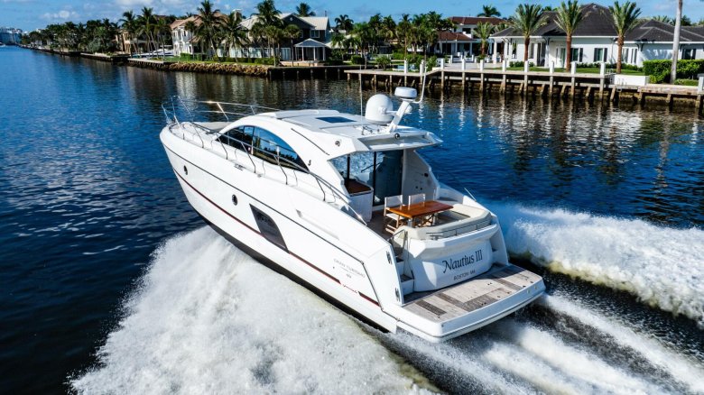Cruisers yachts 390 sports coupe