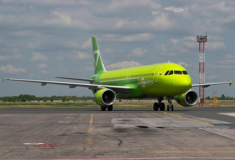 Самолёт s 7 airlines