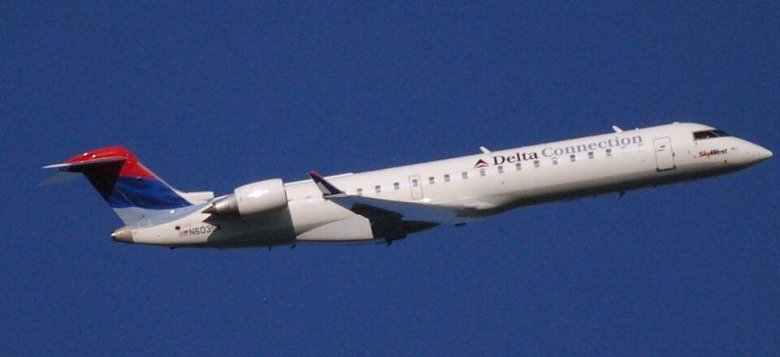 Crj 700 самолет