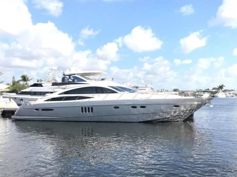 Ferretti yachts pershing 140