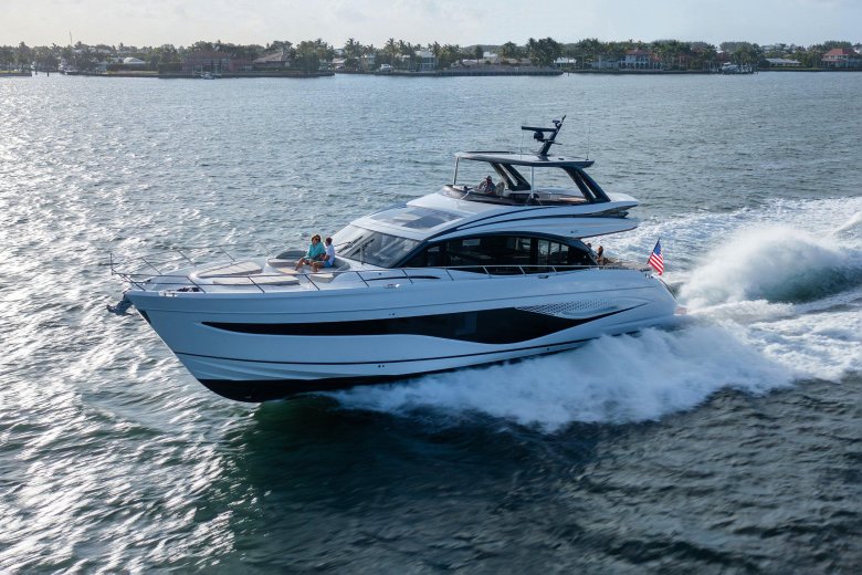 Морская яхта