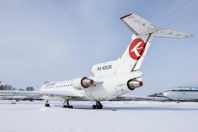 Як 42 самолет