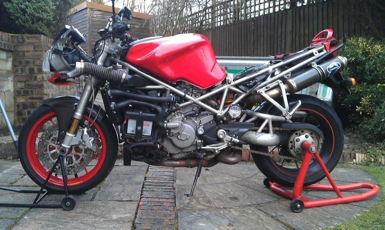 Ducati monster s2r 1000