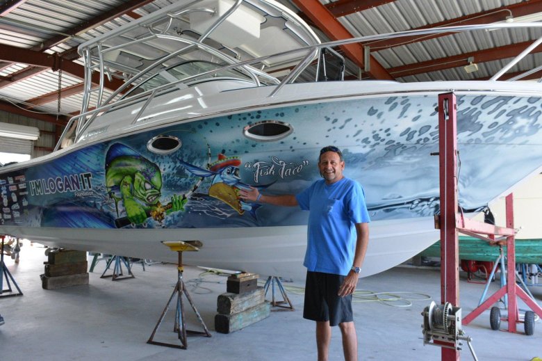 Винил на борт лодки