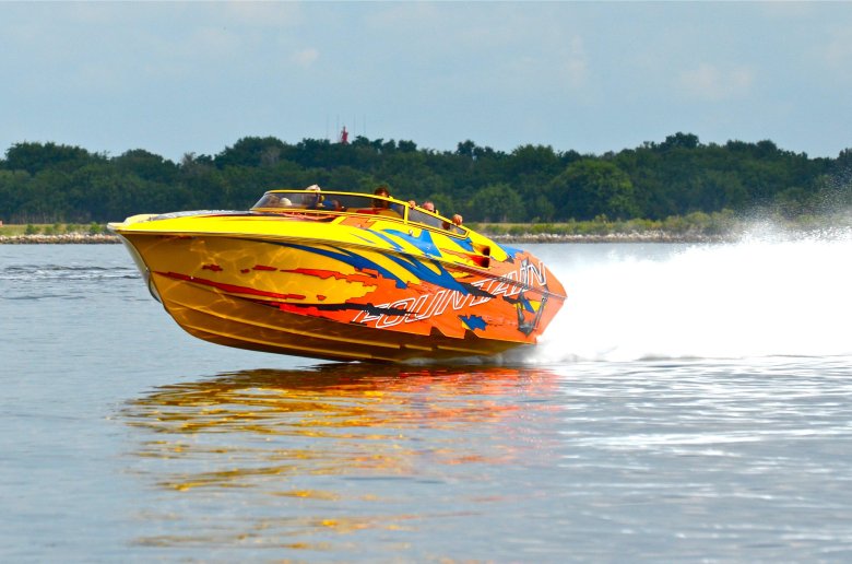 Лодка powerboat
