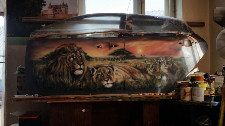 Аэрография лев на авто