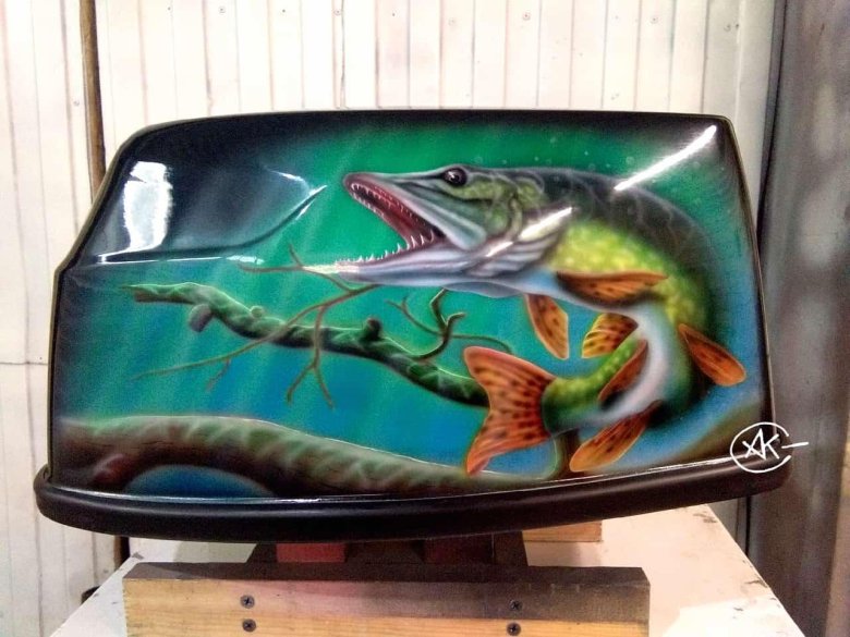 Аэрография на лодочном моторе